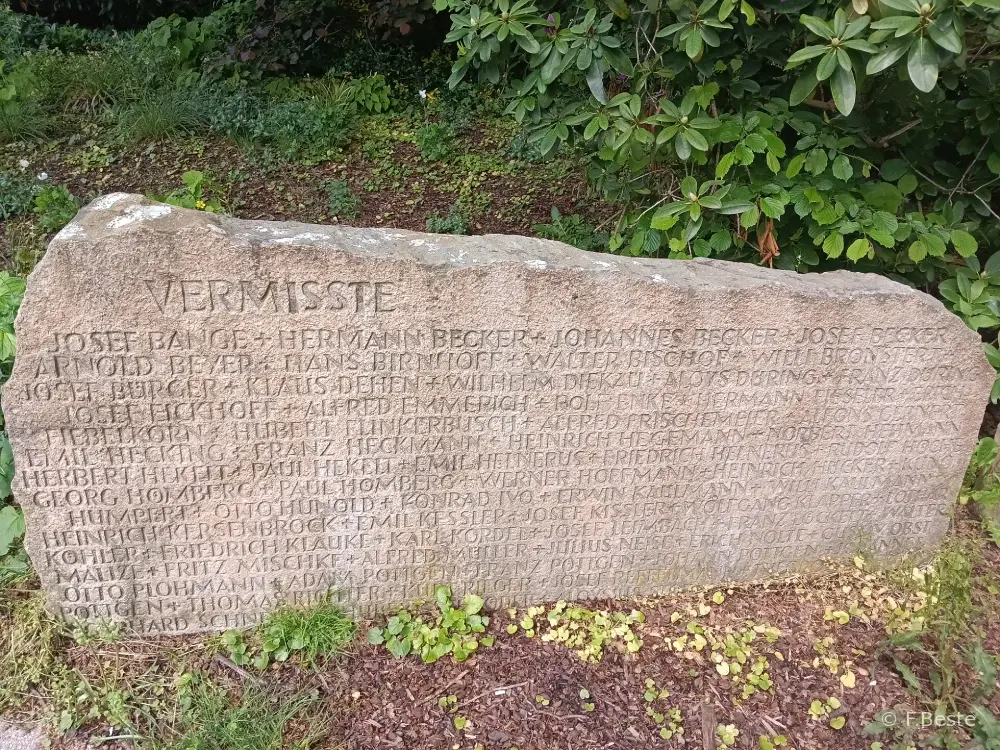 Ehrenmal für den 2. Weltkrieg Tafel 6
