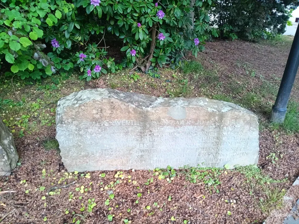 Ehrenmal für den 2. Weltkrieg Tafel 1
