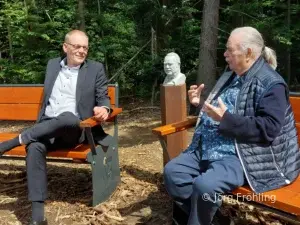 Carl Richard Montag im Gespräch mit Bürgermeister Christoph Weber